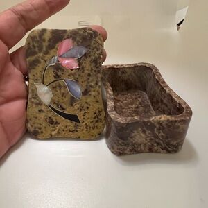 Indian Marble Trinket Box with Mother of Pearl Leaf Design